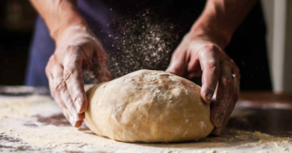 Kneading methods for pizza dough