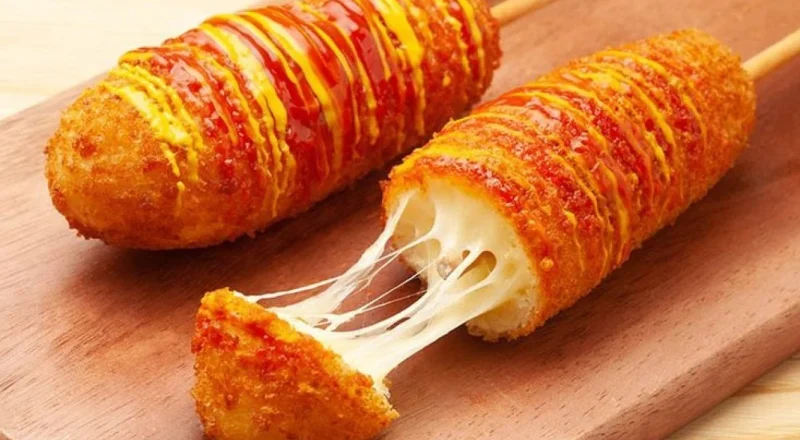 Korean Street Food Naik Kelas: Corn Dog Lumer Hingga Tteokbokki Ekstrem Jadi Incaran Foodies
