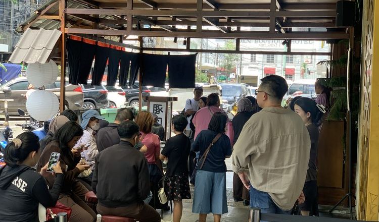 Jam 8 Pagi Sudah Ramai! Demi Seporsi Obihiro Nikudon yang Bikin Ketagihan